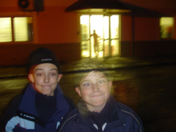 Romantick� foto dvou  kobl�k��� p�ed kobl�k�rnou. To byla pohodi�ka